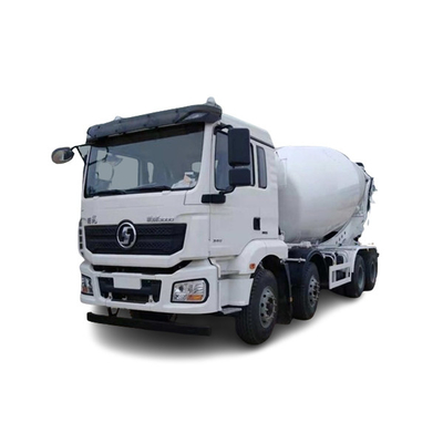 Truk pencampur beton Shacman didukung oleh mesin Cummins yang andal untuk penggunaan tugas berat