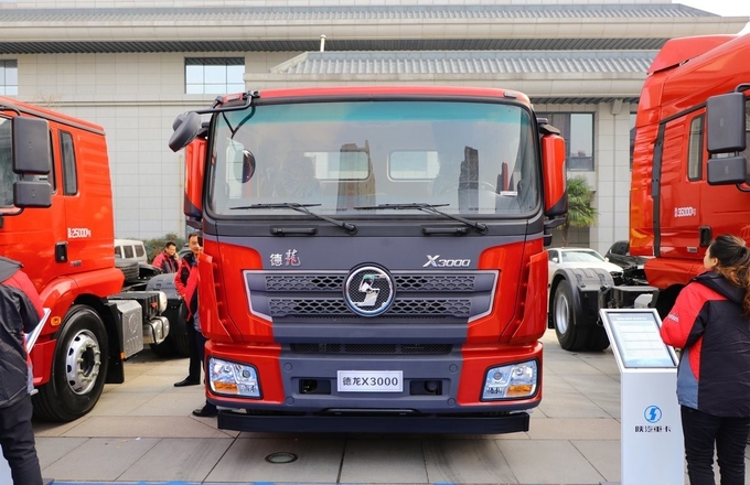 Shacman X3000 6X4 Mining Crane Heavy Truck 10 12 Wheeler Tractor Trailer Trucks 1