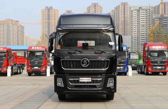 الشاحنة الثقيلة الأكثر موثوقية 4 * 2 شاحنة الجرار X5000 6X4 6X6 يورو 5 0