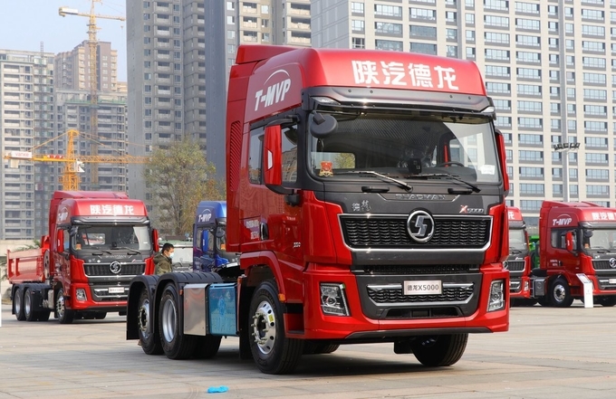 شاكمان X5000 شاحنة جرار 6 * 4 شاحنة مقطورة 430HP سعة حمولة 50T 1