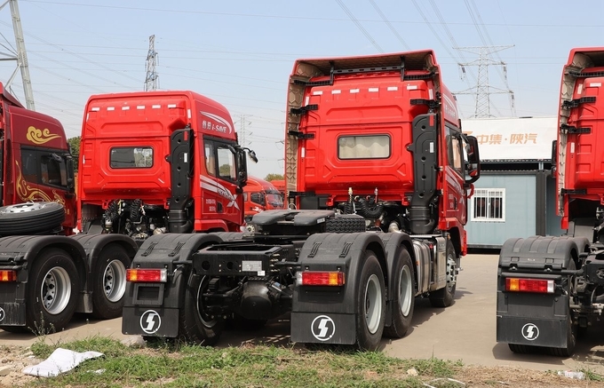 شاكمان X5000 شاحنة جرار 6 * 4 شاحنة مقطورة 430HP سعة حمولة 50T 3