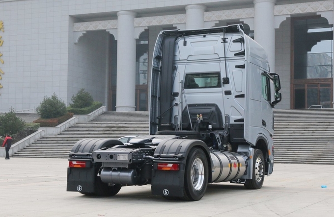 Good Condition 2024 6*4 Truck Shacman X6000 Tractor Trucks 0km Used Shacman Truck 2