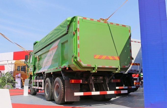 Shacman F3000 Dump Truck 6*4 Heavy Duty Payload 20-40 Tons 1