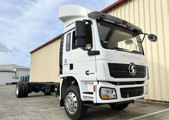 샤크만 디젤 300hp 330 hp 할인 판매 슈퍼 낮은 가격에 L3000 4x2 새 화물 트럭 1