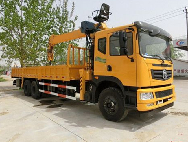Flexível e versátil 15t 30t 50t caminhão de guindaste com ampla gama de aplicações para diferentes indústrias 1